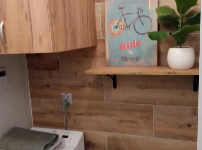 Nighthost Robotnicza 32 M 328 Free Parking * Wroclaw